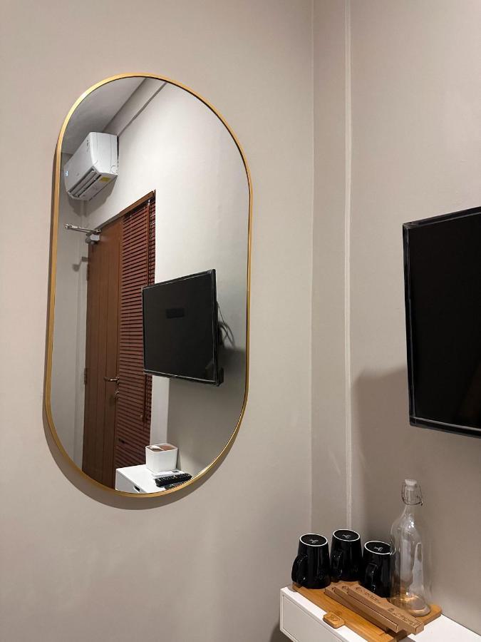 Lugano Arte Homestay ジャカルタ エクステリア 写真