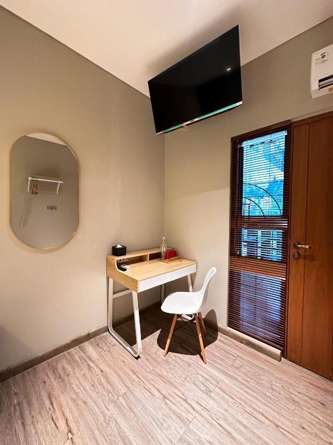Lugano Arte Homestay ジャカルタ エクステリア 写真